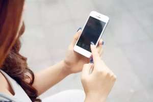 男生和女生選擇手機為何不同? 一個看配置,一個看顏值!