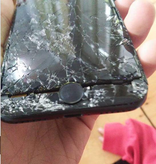 蘋果7嚴(yán)重?fù)p壞