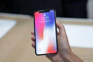 部分?iPhone X手機終究是逃不過質(zhì)量問題，聽筒有雜音！