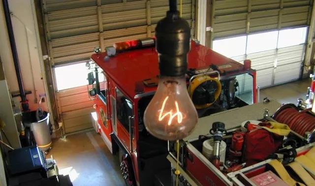 手機卡頓續(xù)航短，iPhone降頻門