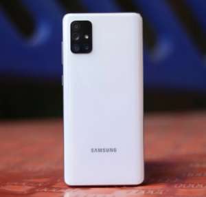 三星發布首款量子5G手機，售價3751元