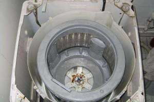 滾筒洗衣機(jī)的過濾網(wǎng)在哪？